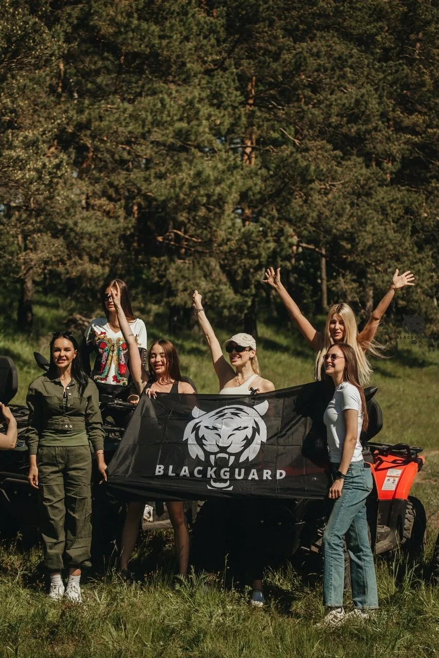 девушки после заезда на квадроциклах GuardKvadro