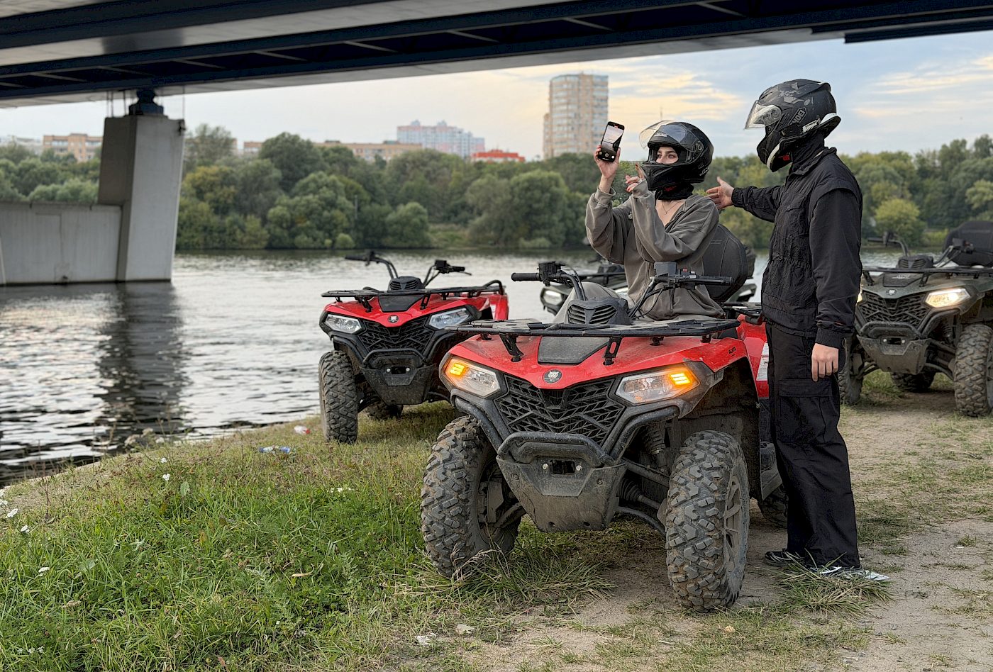 Квадроциклы Cf Moto под мостом